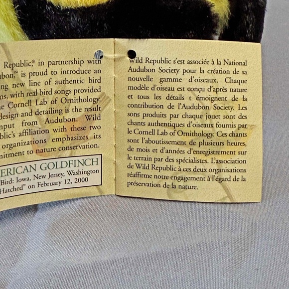 SINGING BIRD, PLAYS REAL BIRD CALLS, AMERICAN GOLDFINCH, 6 L x 4 ½ W x 4 ¾ H IN - Picture 7 of 16